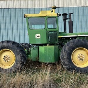 1973 JOHN DEERE 7020 4WD TRACTOR W/DUALS