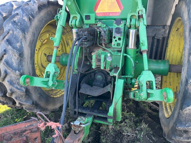 2010 JOHN DEERE 8225R - Image 17