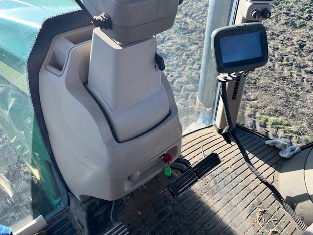 2010 JOHN DEERE 8225R - Image 4