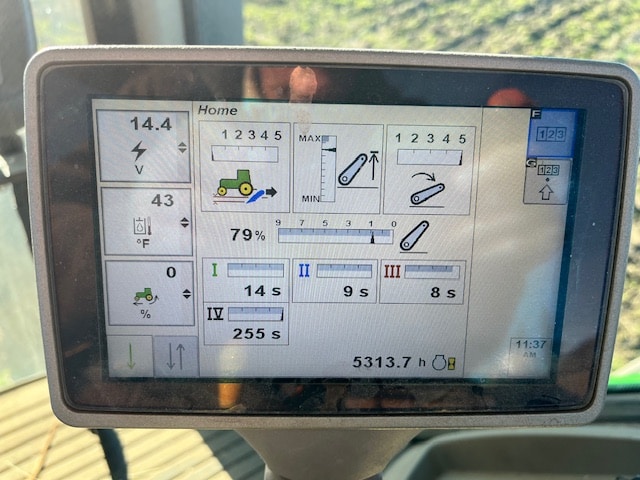 2010 JOHN DEERE 8225R - Image 3