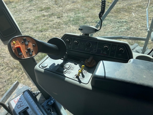 2010 GLEANER R76 COMBINE W/HEADER - Image 13