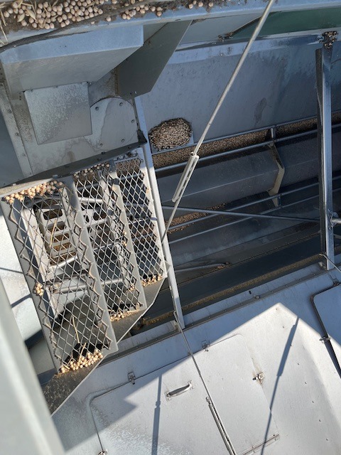 2010 GLEANER R76 COMBINE W/HEADER - Image 16