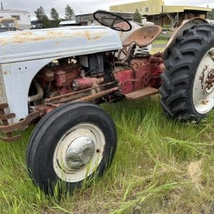 FORD 8N TRACTOR